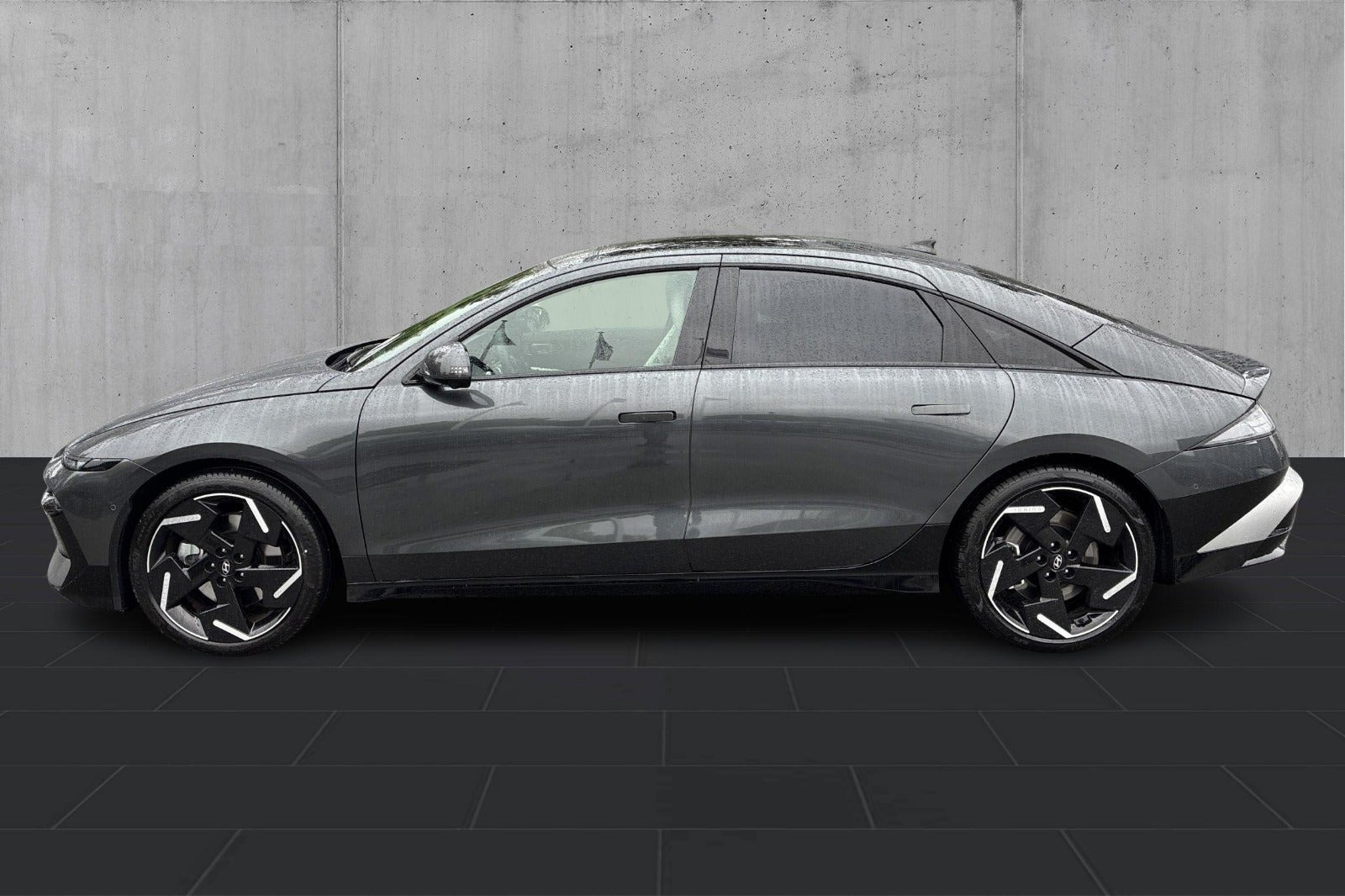 Grå Hyundai Ioniq 6 fra 2026