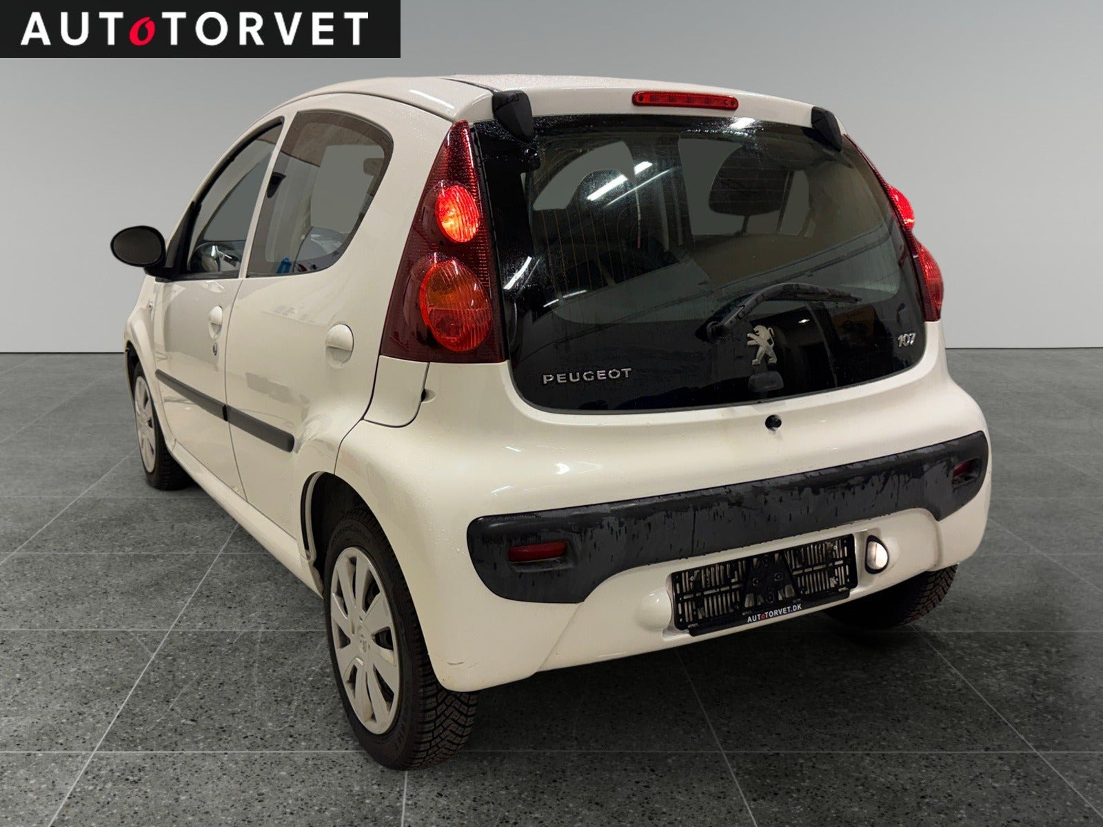 Hvid Peugeot 107 fra 2014