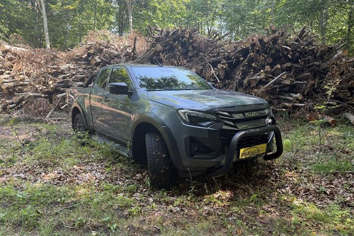 Sort Isuzu D-Max fra 2026