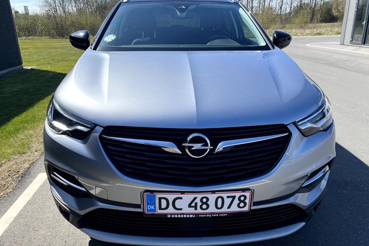 Sølv Opel Grandland X fra 2021