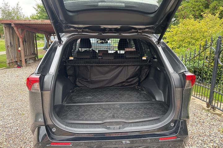 Grå Toyota RAV4 fra 2021