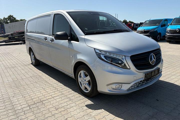 Sølv Mercedes Vito 116 fra 2021