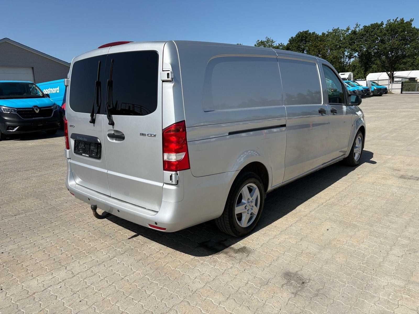 Sølv Mercedes Vito 116 fra 2021