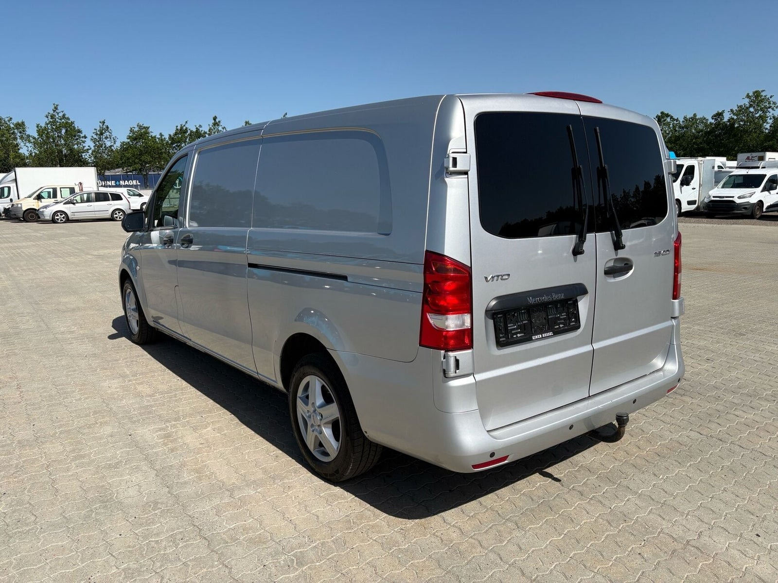 Sølv Mercedes Vito 116 fra 2021