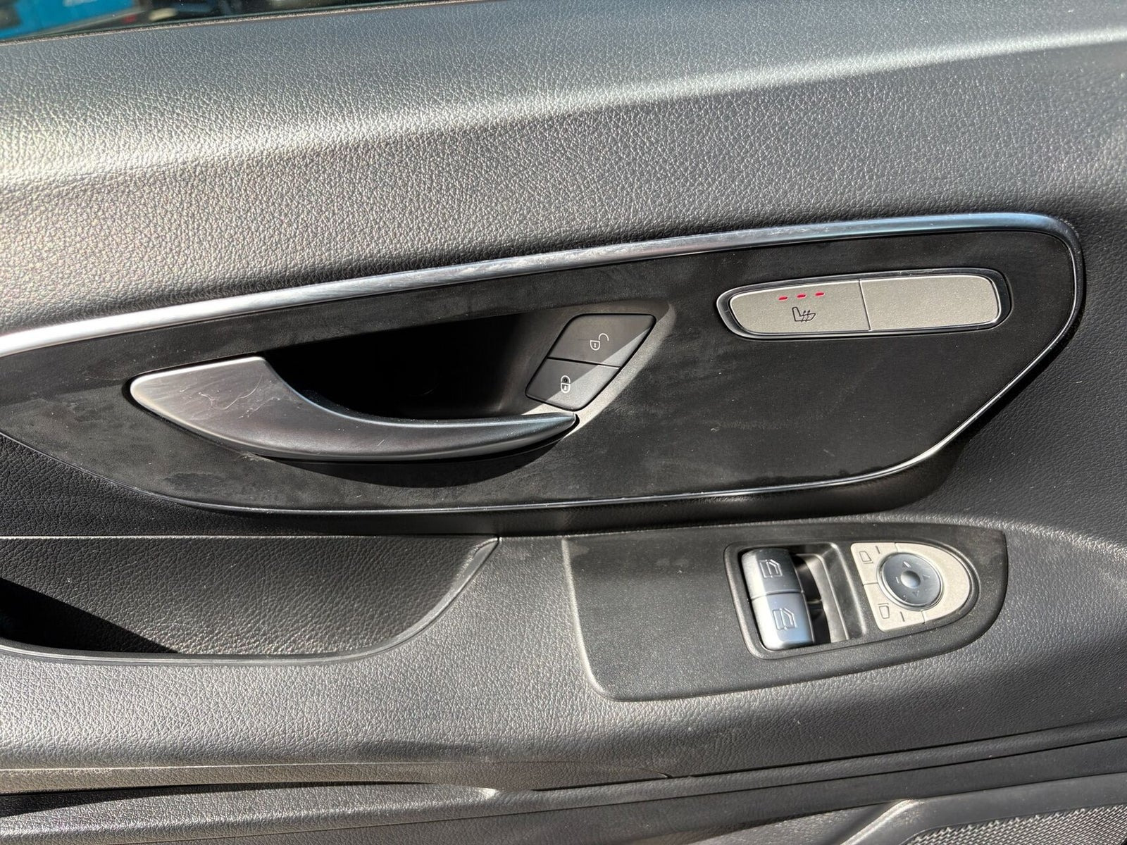 Sølv Mercedes Vito 116 fra 2021