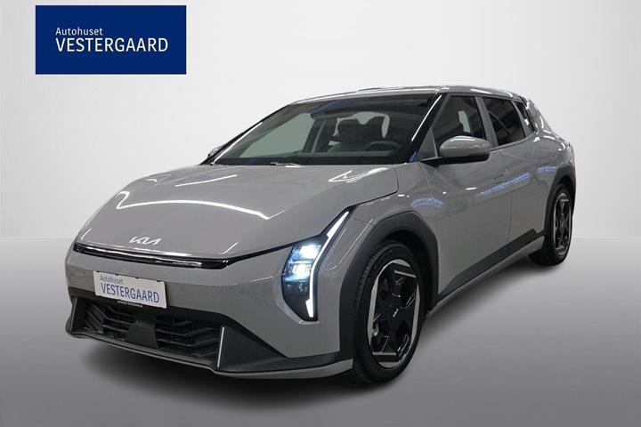 Grå Kia EV4 fra 2026 set udefra