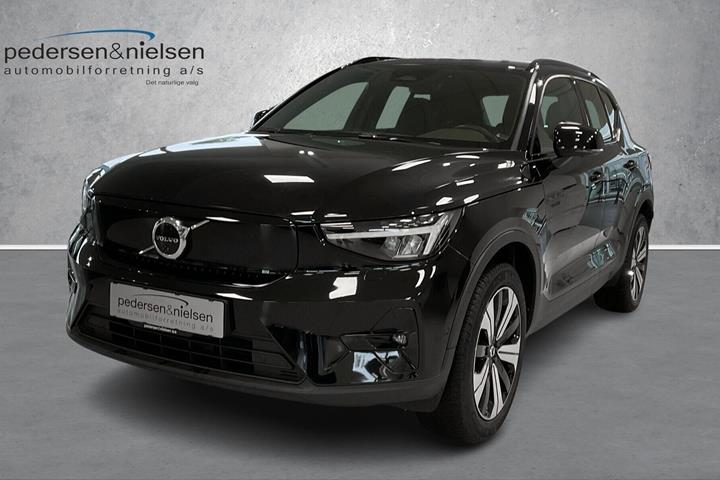 Sort Volvo XC40 fra 2023