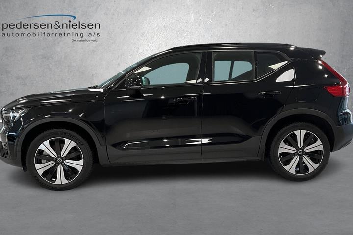 Sort Volvo XC40 fra 2023