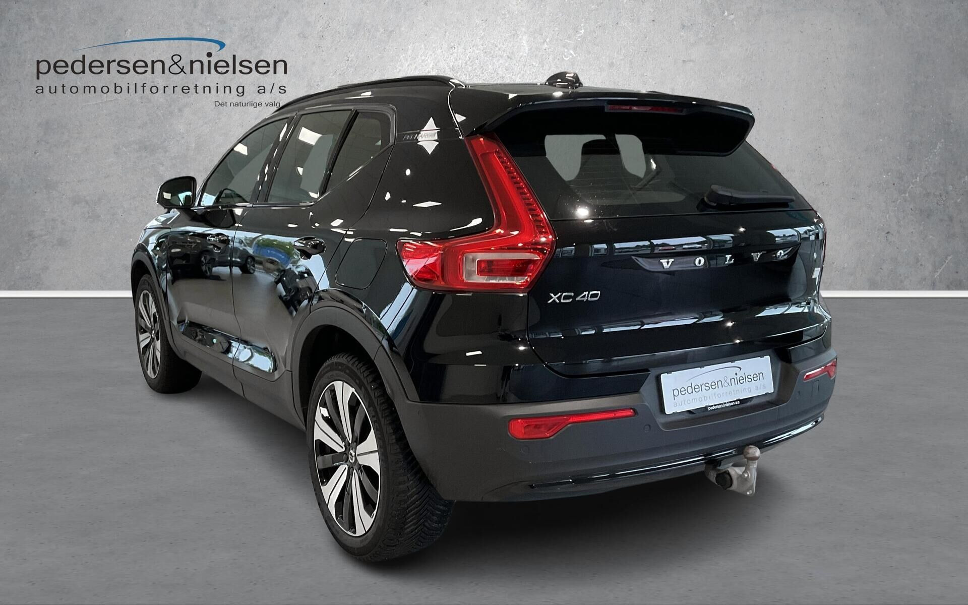 Sort Volvo XC40 fra 2023