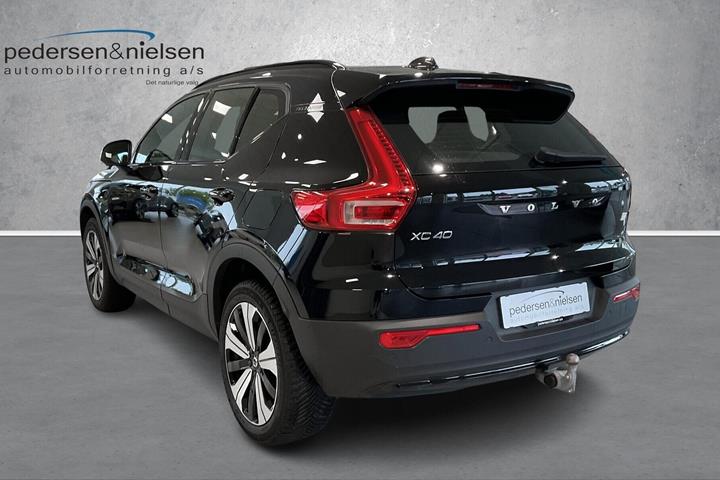 Sort Volvo XC40 fra 2023