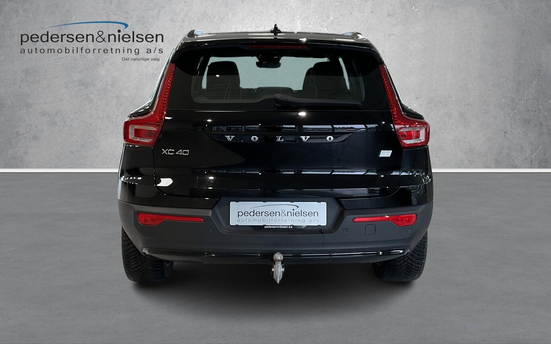 Sort Volvo XC40 fra 2023