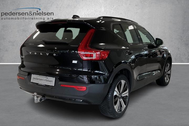 Sort Volvo XC40 fra 2023