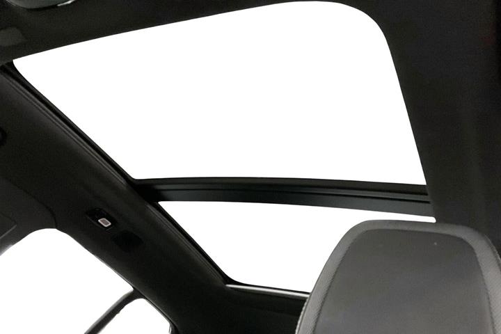 Sort Volvo XC40 fra 2023