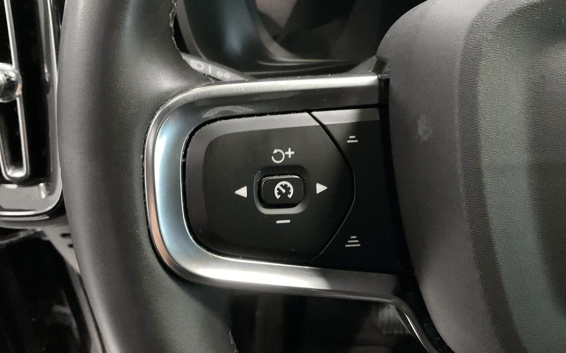 Sort Volvo XC40 fra 2023