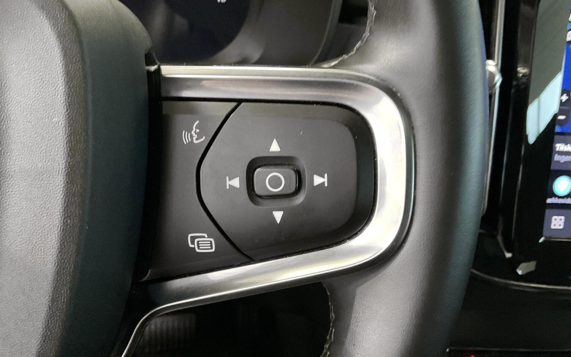 Sort Volvo XC40 fra 2023