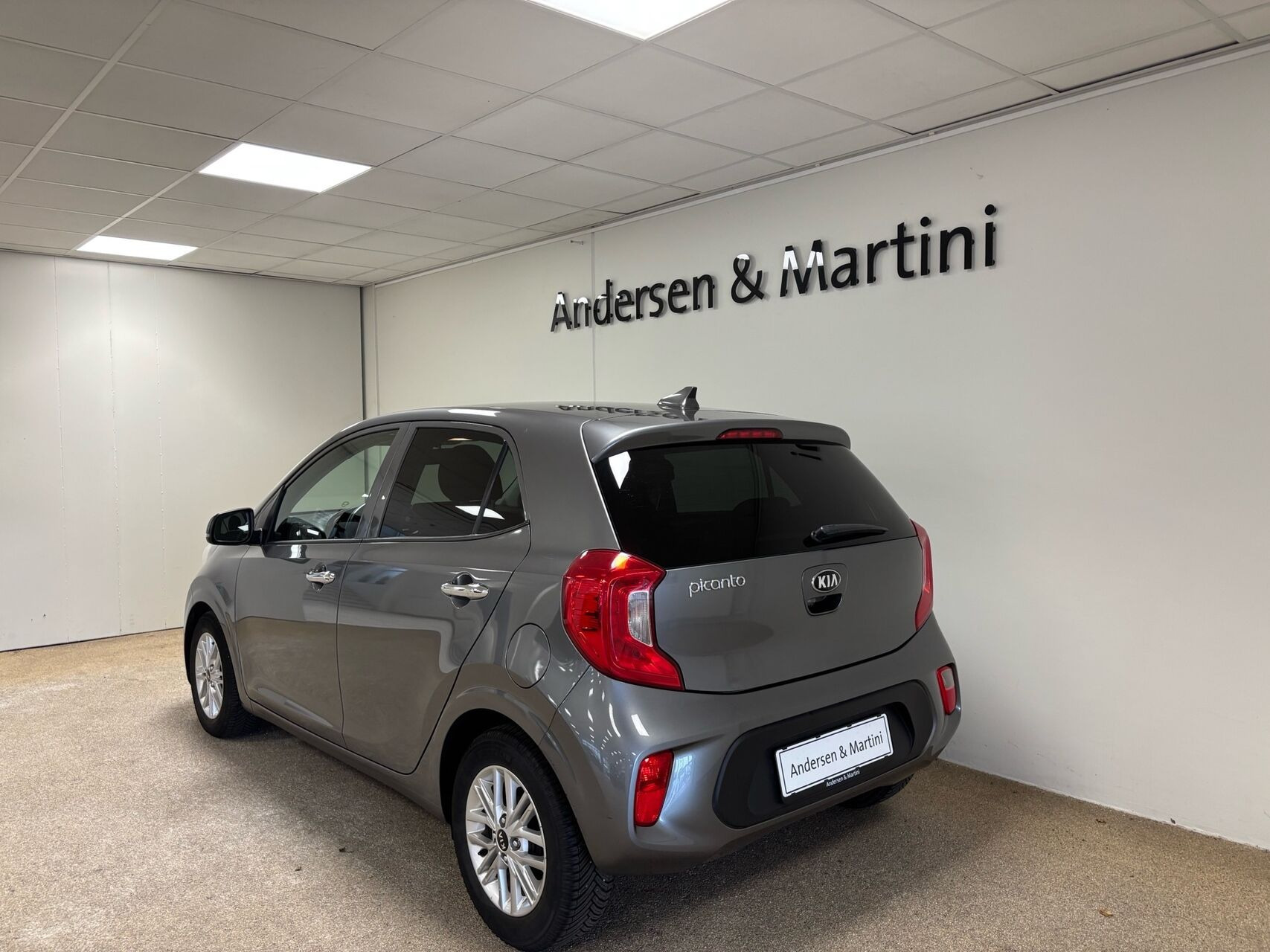 Grå Kia Picanto fra 2021
