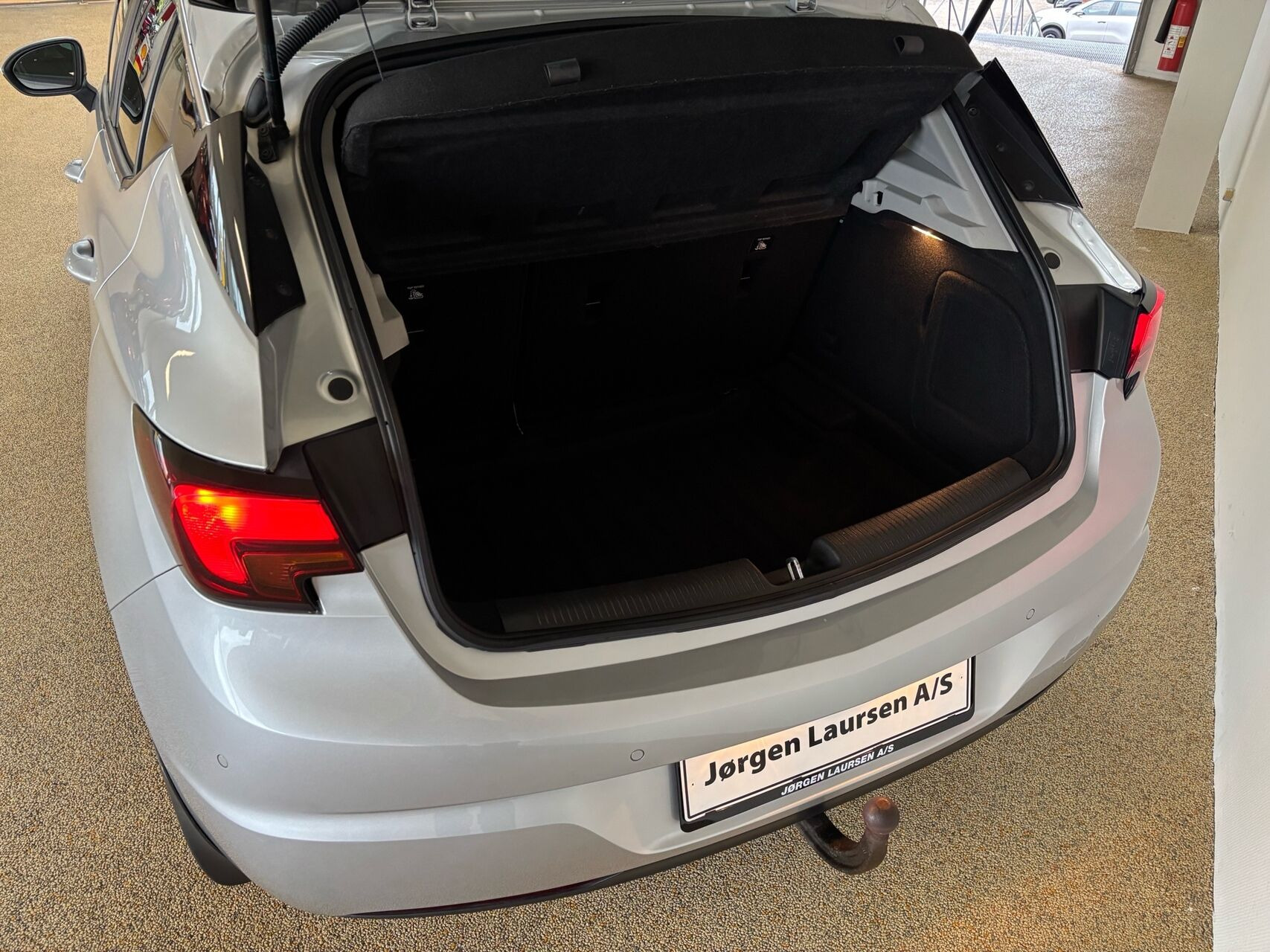 Sølv Opel Astra fra 2018