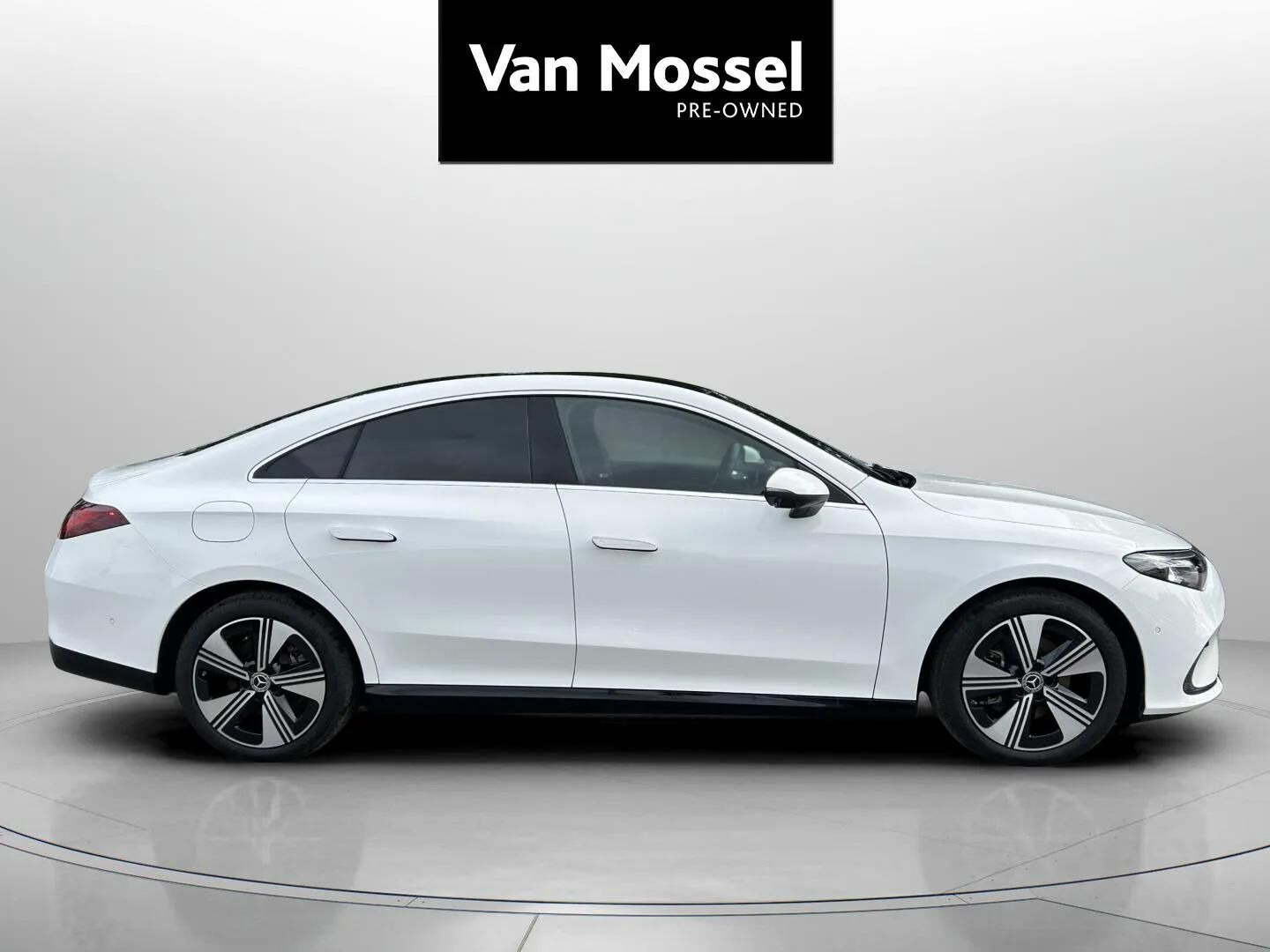 Hvid Mercedes CLA250+ fra 2026