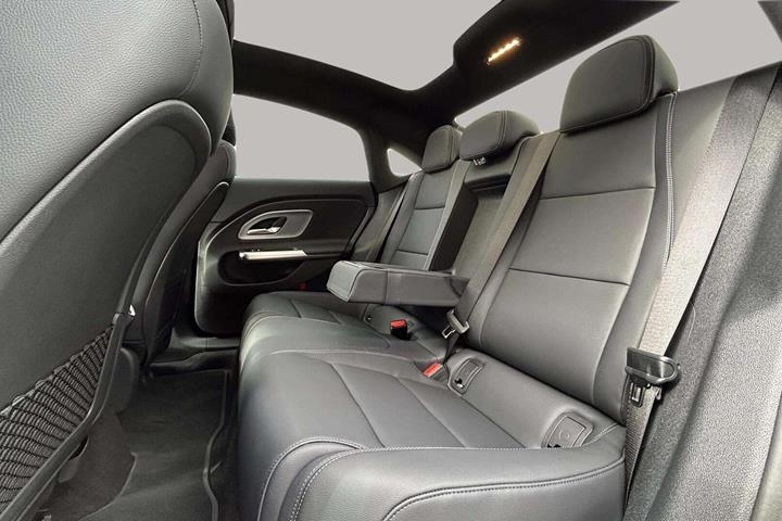 Hvid Mercedes CLA250+ fra 2026