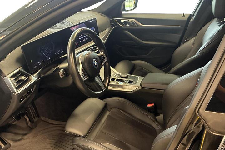 Sort BMW i4 fra 2024