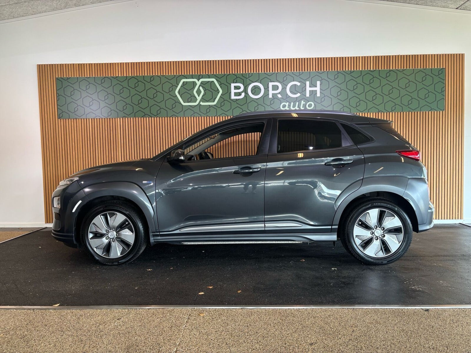 Grå Hyundai Kona fra 2018