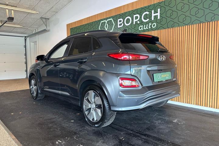 Grå Hyundai Kona fra 2018