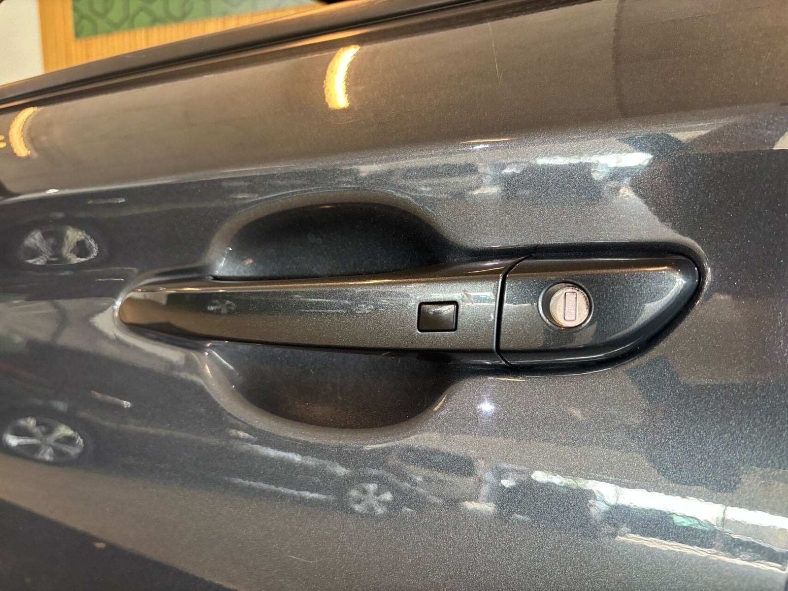Grå Hyundai Kona fra 2018