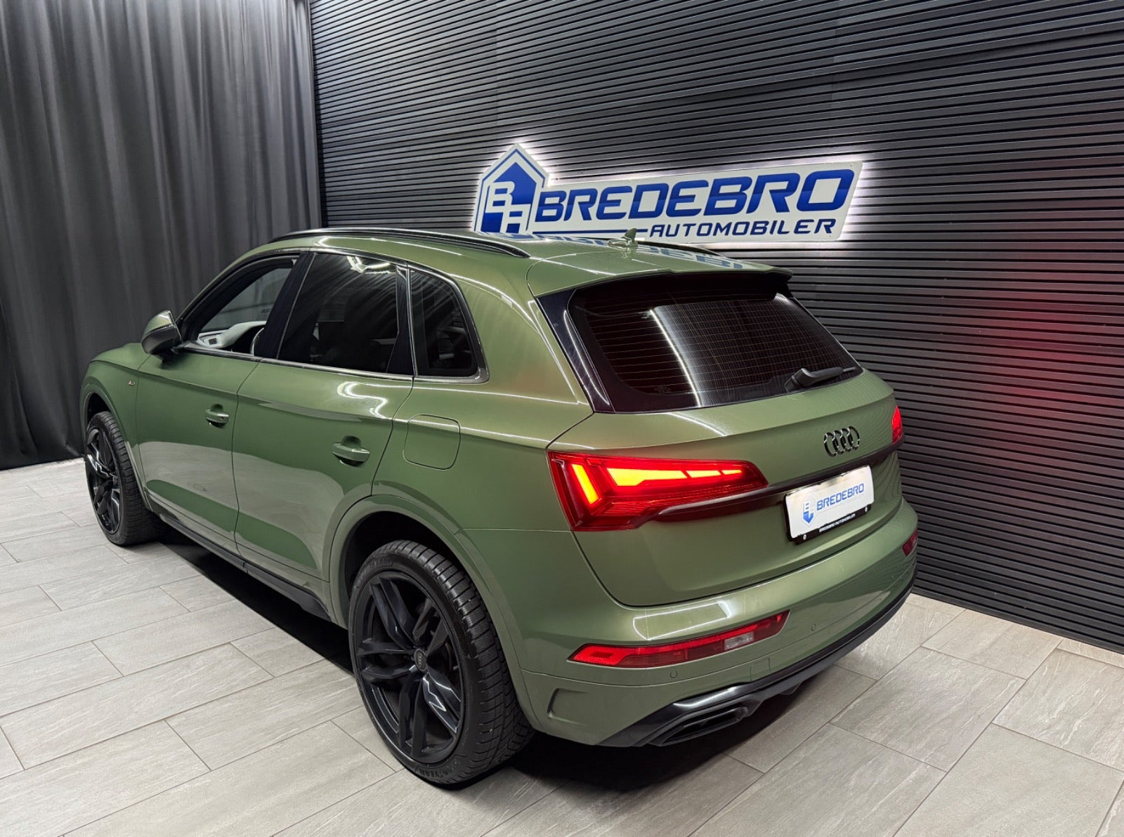 Grøn Audi Q5 fra 2022