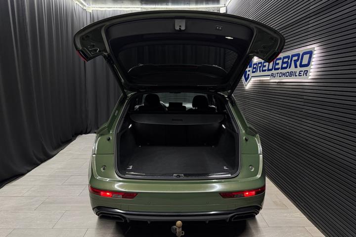 Grøn Audi Q5 fra 2022