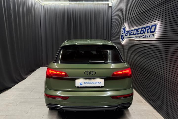 Grøn Audi Q5 fra 2022