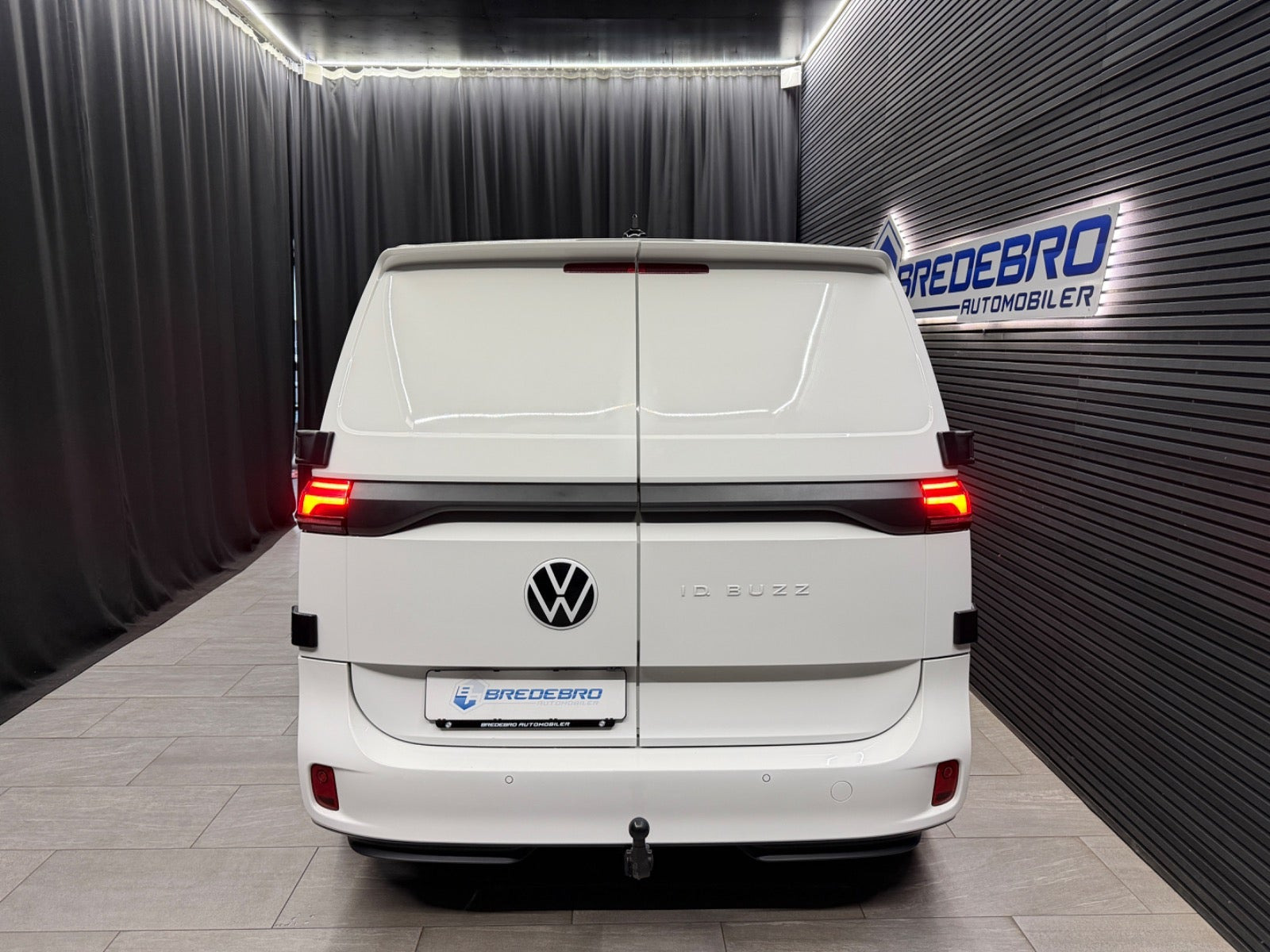 Hvid VW ID.Buzz fra 2024