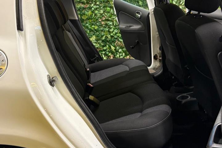 undefined Peugeot 206+ fra 2011