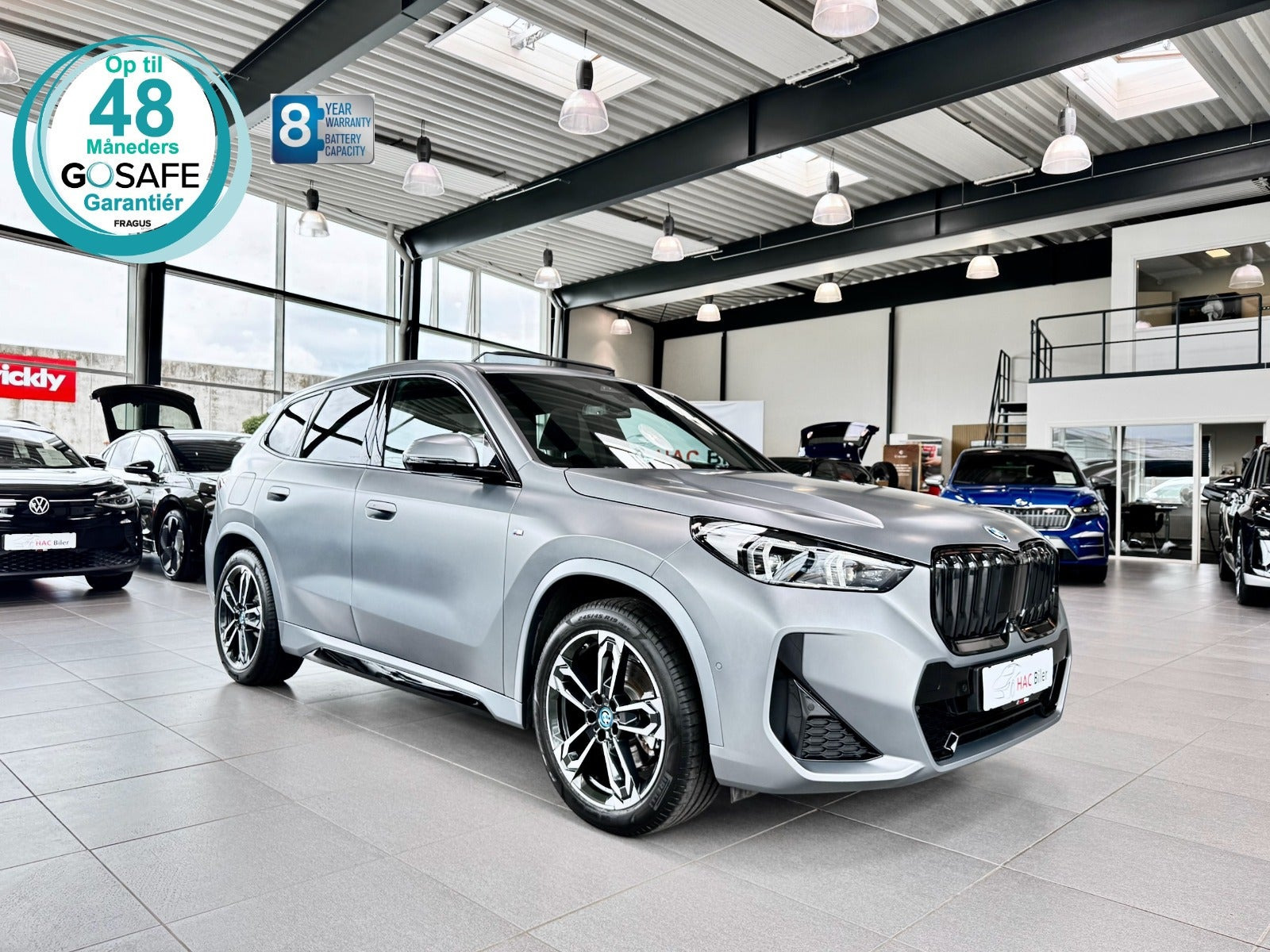 Grå BMW iX1 fra 2023