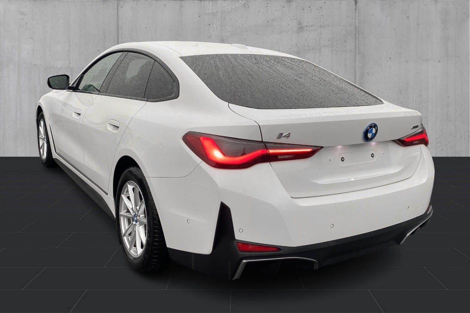 Hvid BMW i4 fra 2023
