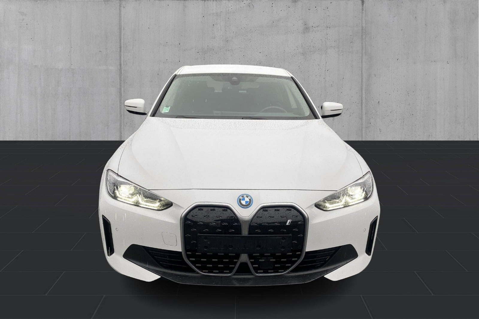 Hvid BMW i4 fra 2023