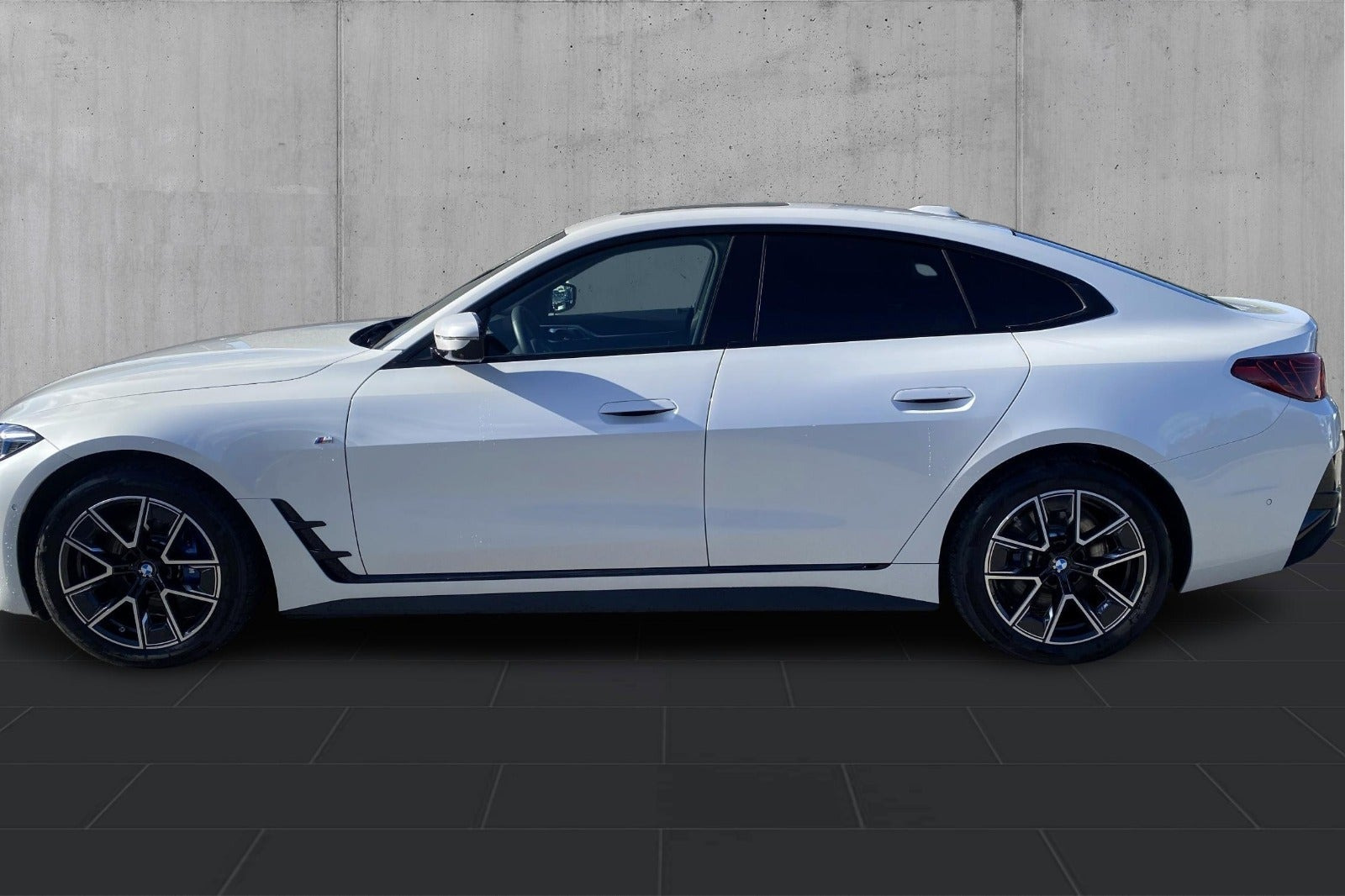 Hvid BMW i4 fra 2025