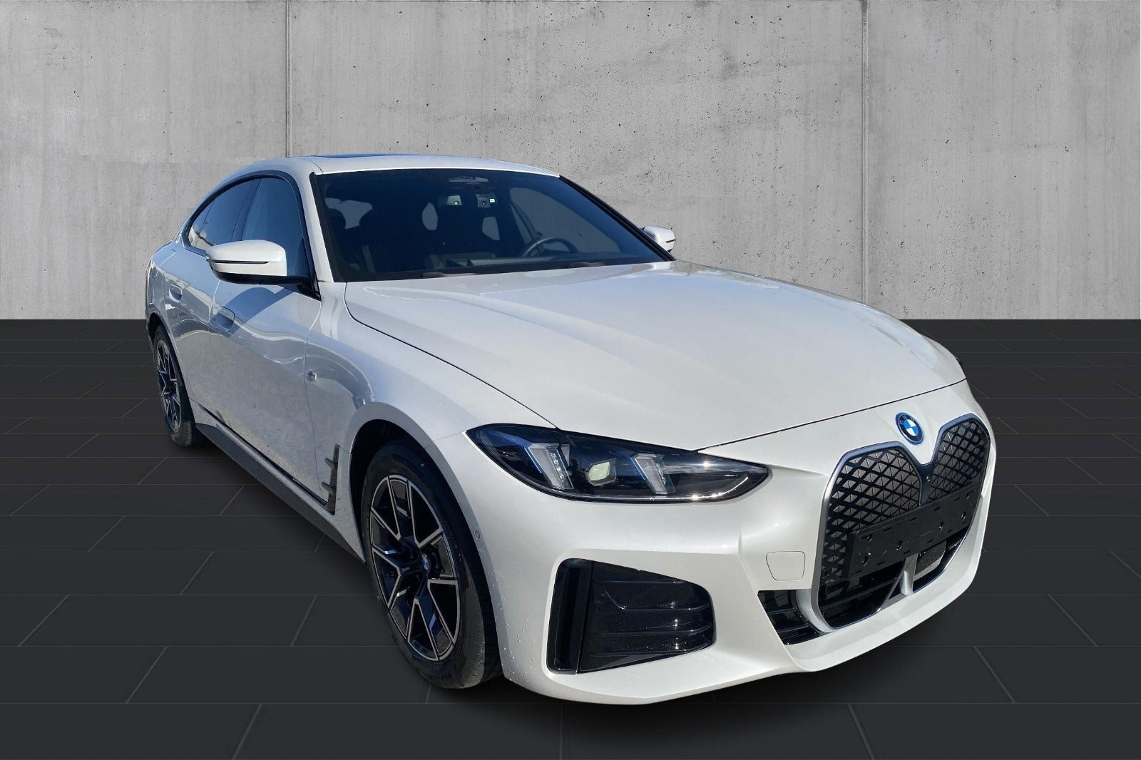 Hvid BMW i4 fra 2025