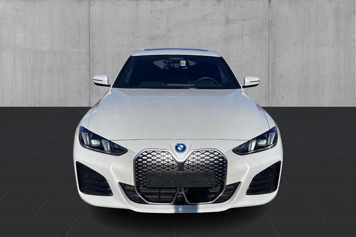 Hvid BMW i4 fra 2025