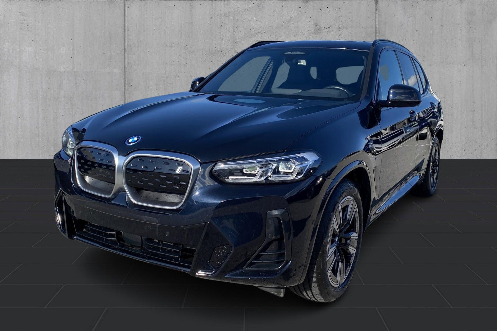 Sort BMW iX3 fra 2023