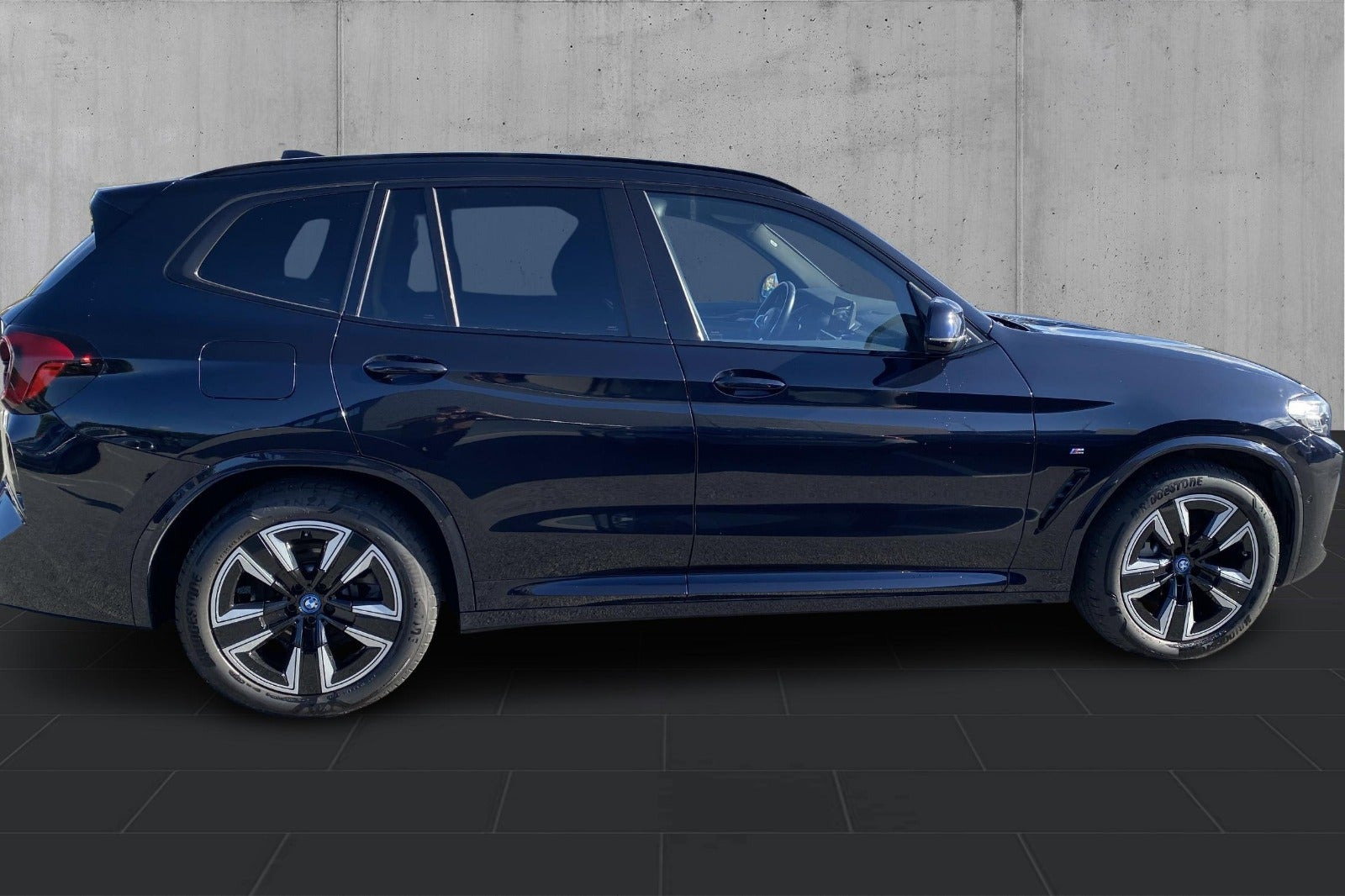 Sort BMW iX3 fra 2023