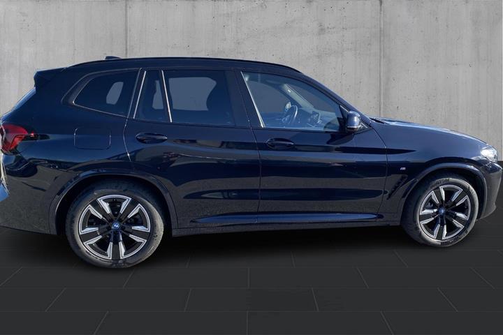 Sort BMW iX3 fra 2023