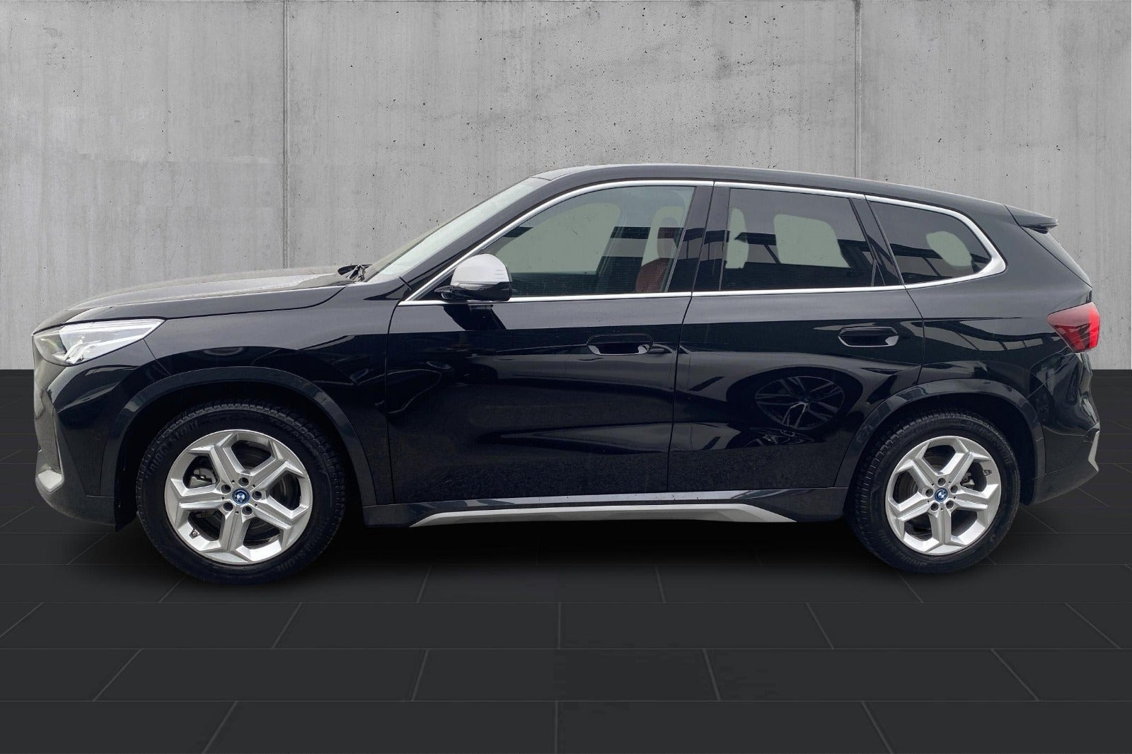 Sort BMW iX1 fra 2023