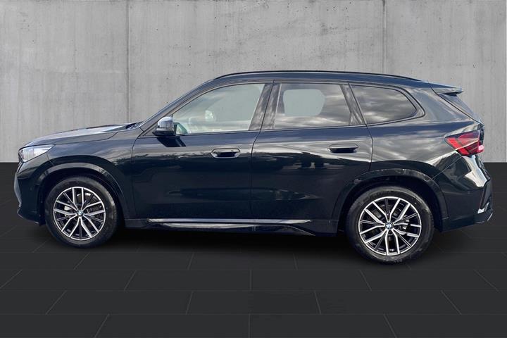 Sort BMW iX1 fra 2026