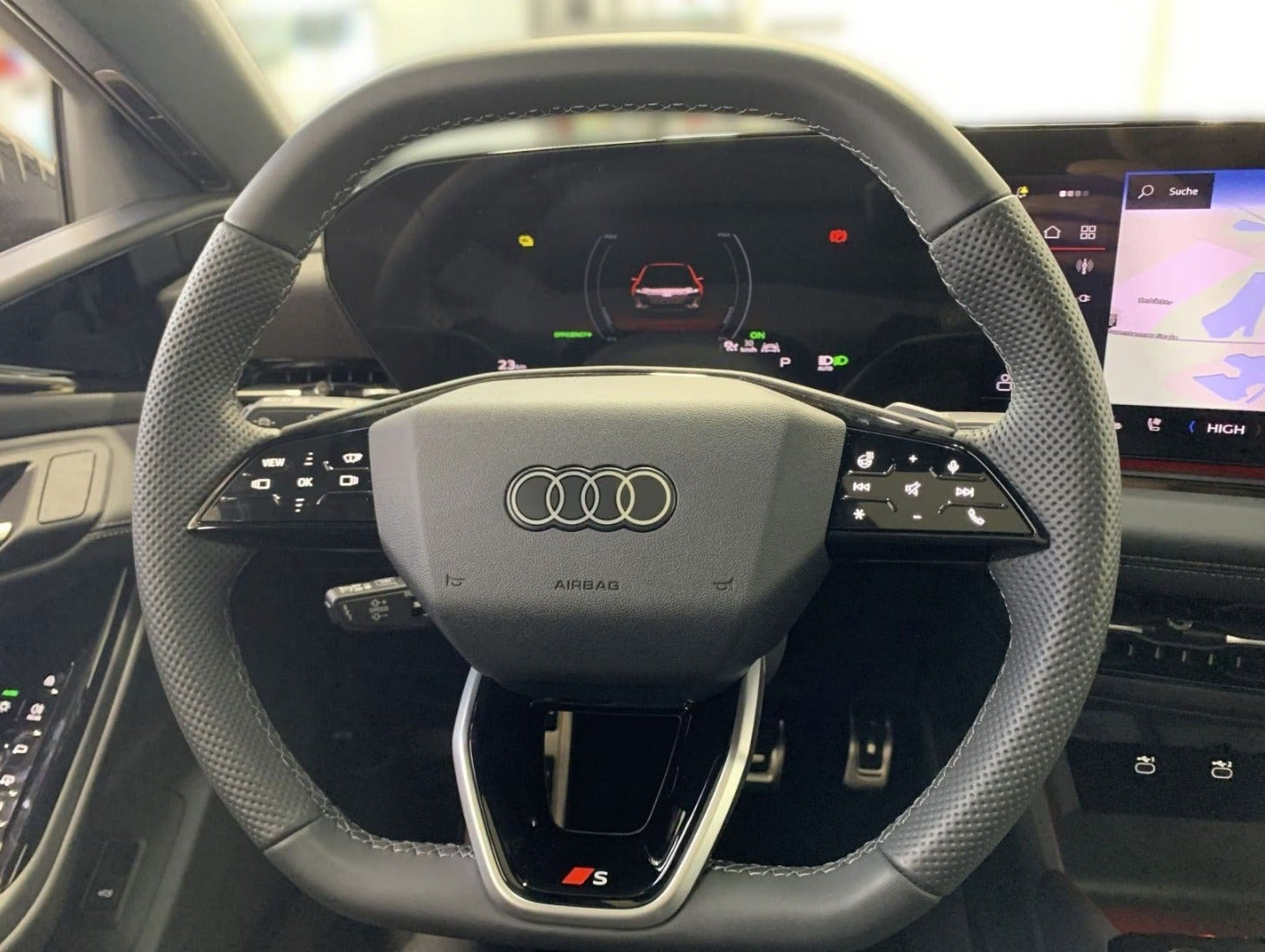Hvid Audi S6 e-tron fra 2025