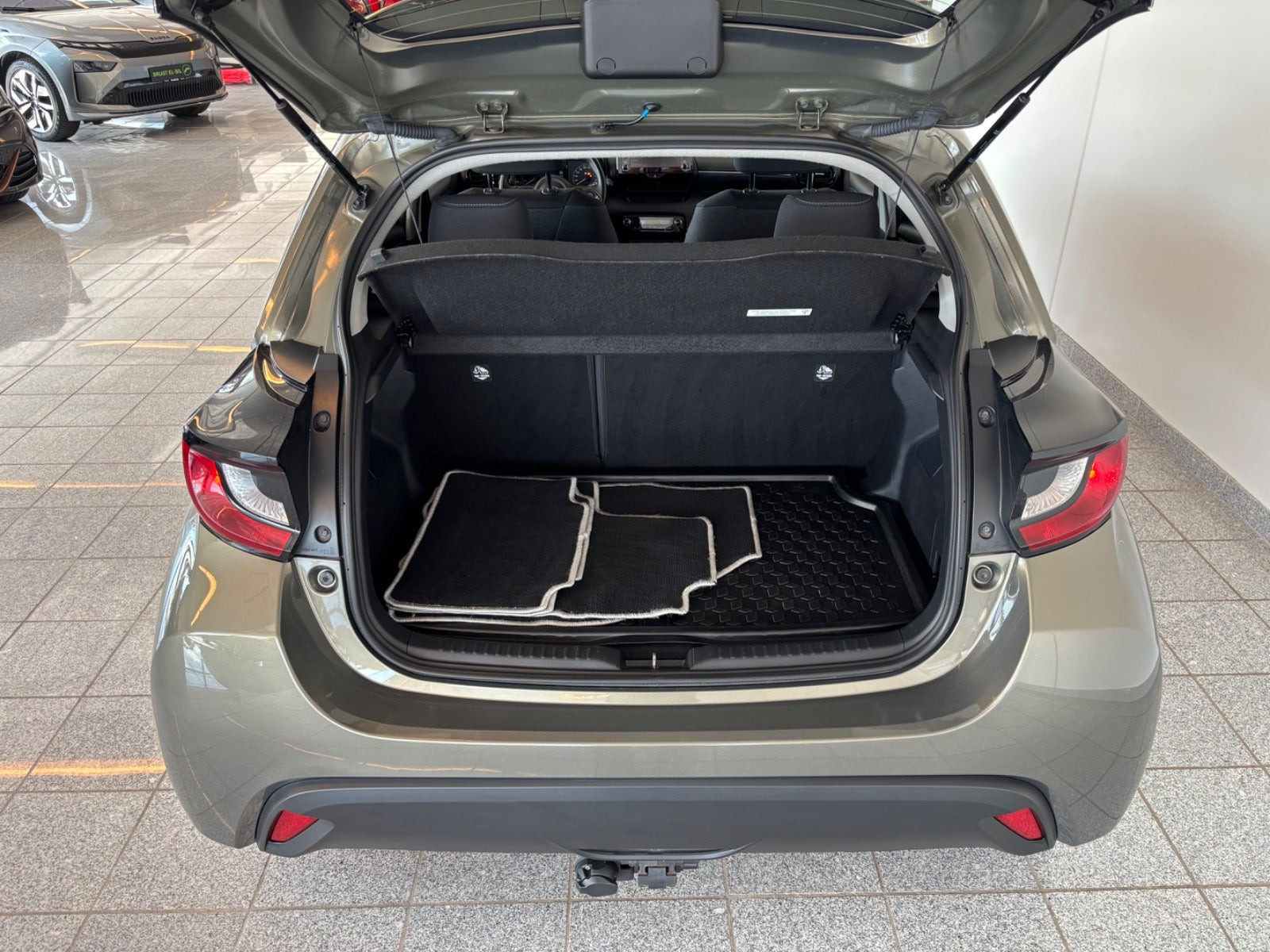 Bronze Toyota Yaris fra 2022