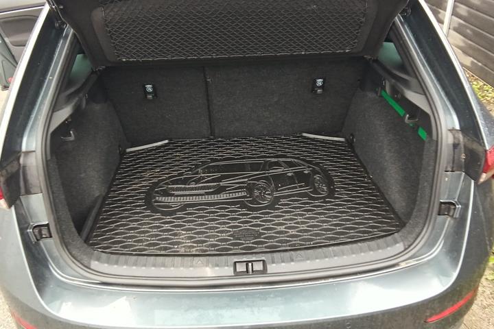 Grå Skoda Scala fra 2020