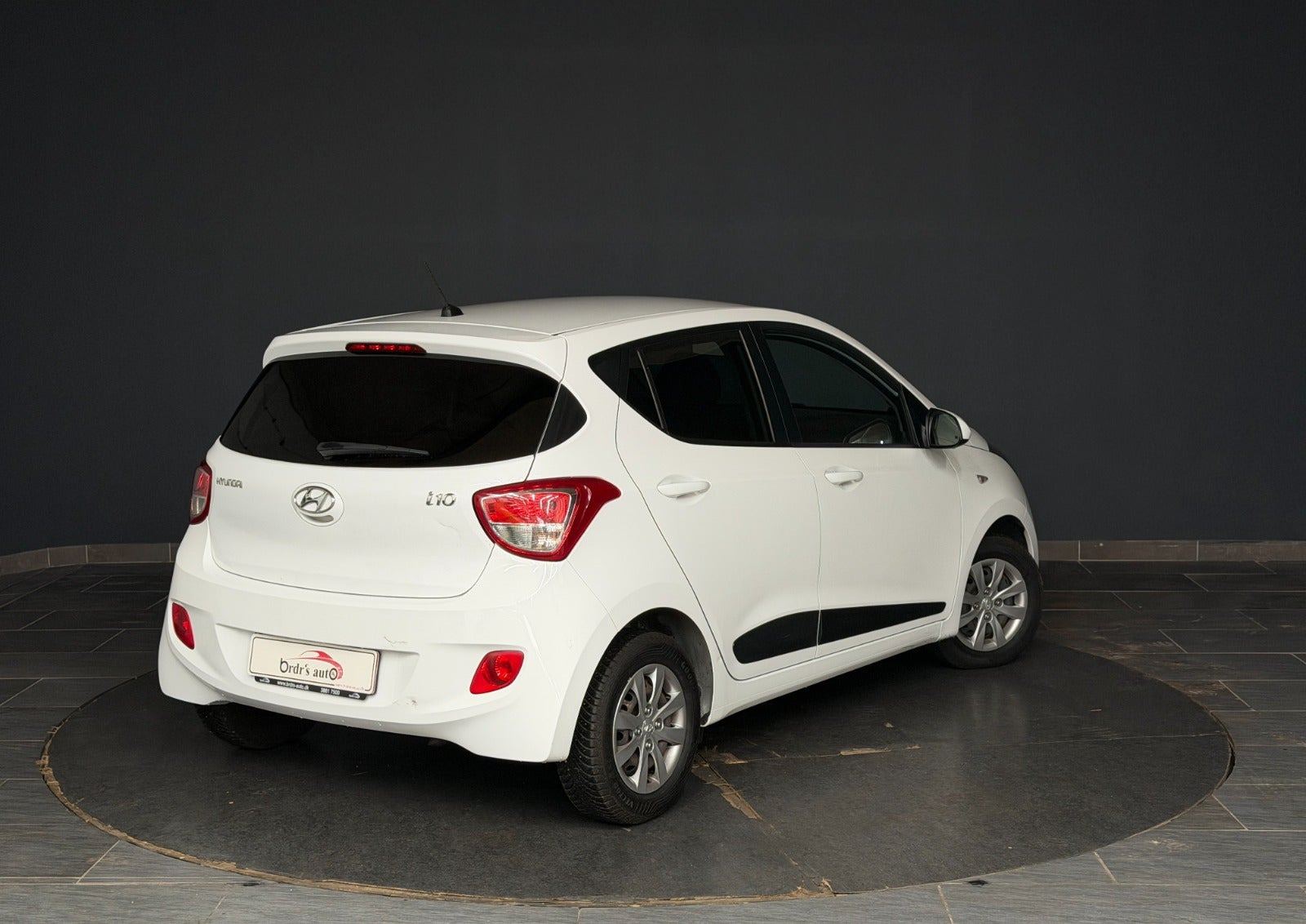 Hvid Hyundai i10 fra 2016