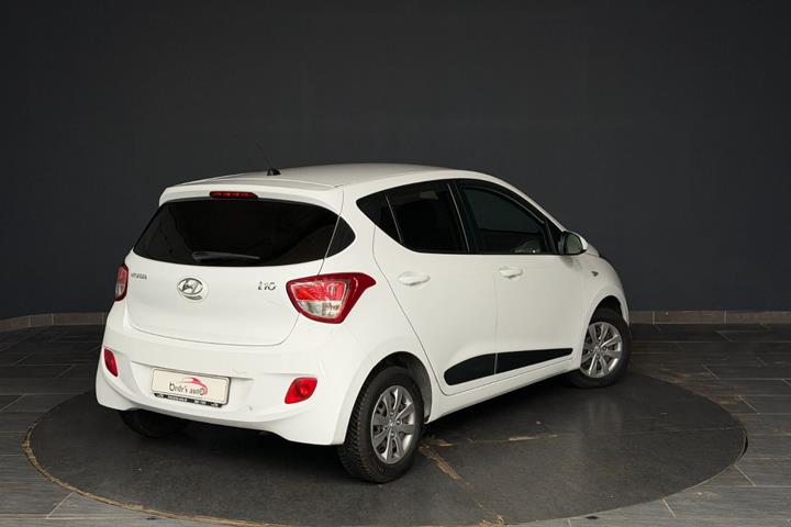 Hvid Hyundai i10 fra 2016