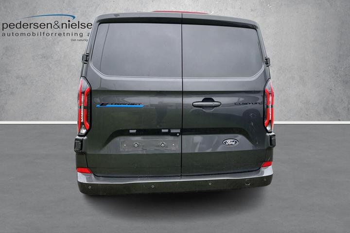 Grå Ford E-Transit Custom fra 2025