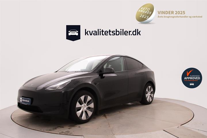 Sort Tesla Model Y fra 2023